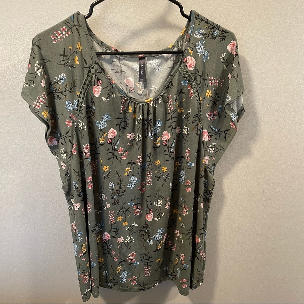Floral short sleeve blouse